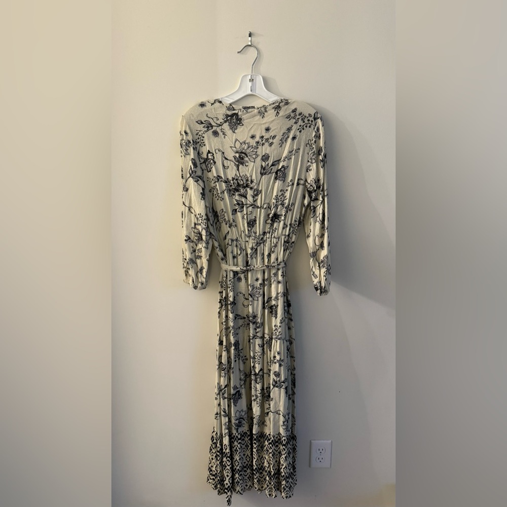 Pretty dress - Picture 2 of 2